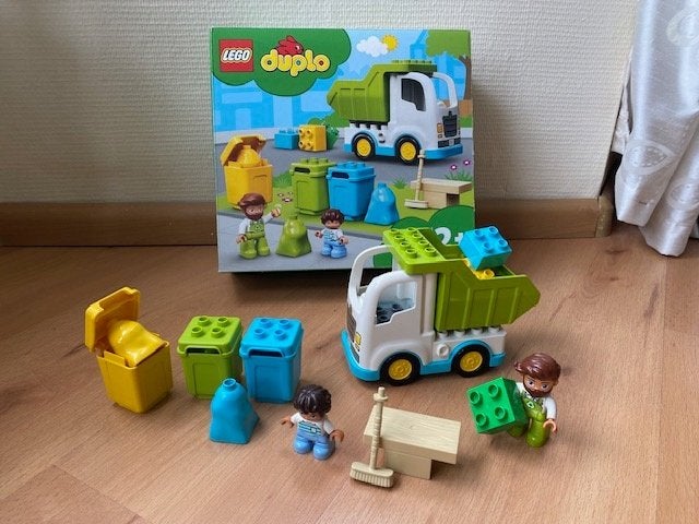 Duplo, vuilniswagen met vuilnisman pop, set 10945 met doos, Gebruikt, Compleet, Ophalen of Verzenden, Duplo