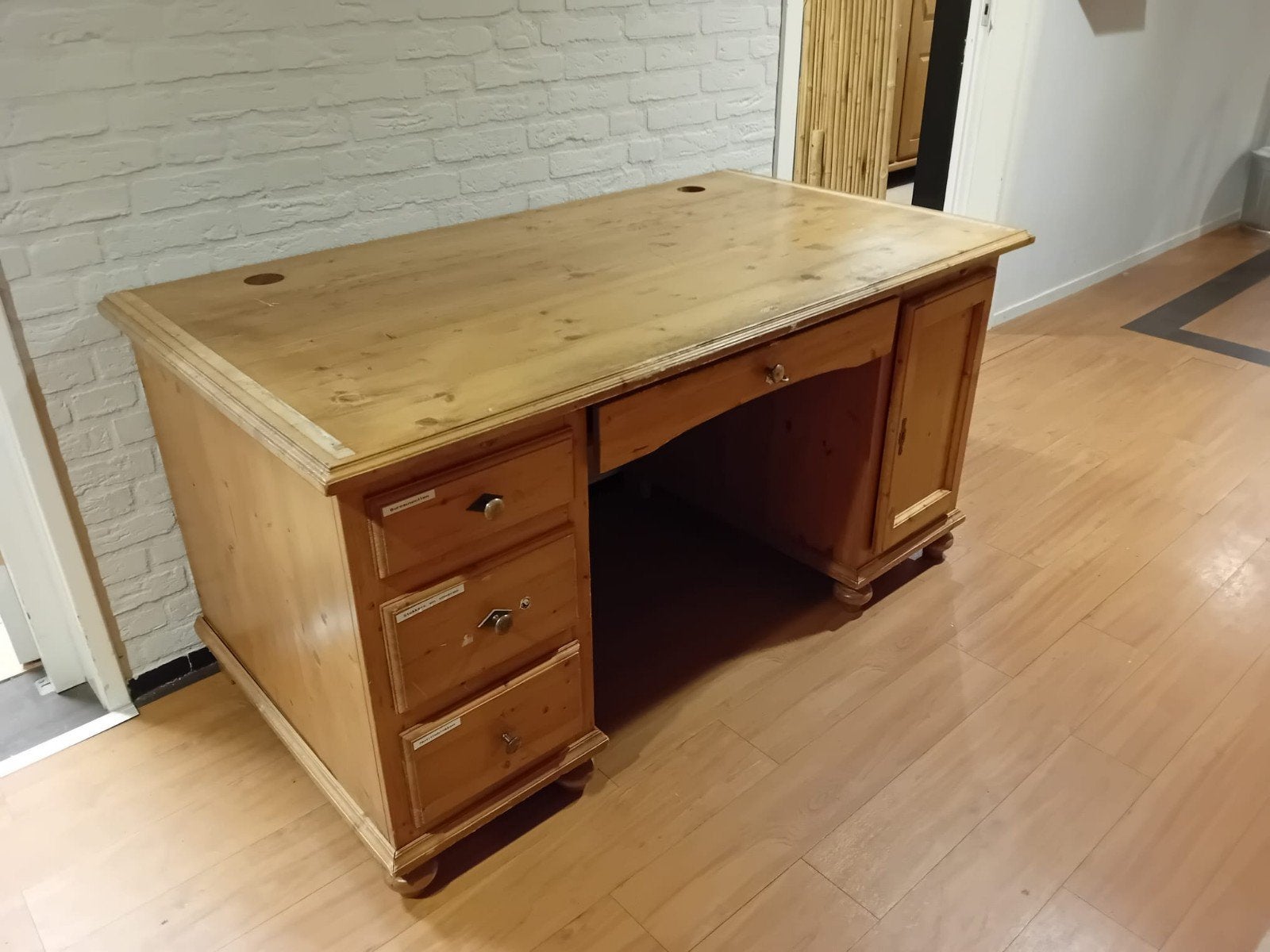 Massief grenen bureau / v oormalig secretaire met opbergruim, Huis en Inrichting, Ophalen, Met lades, Gebruikt, Hout