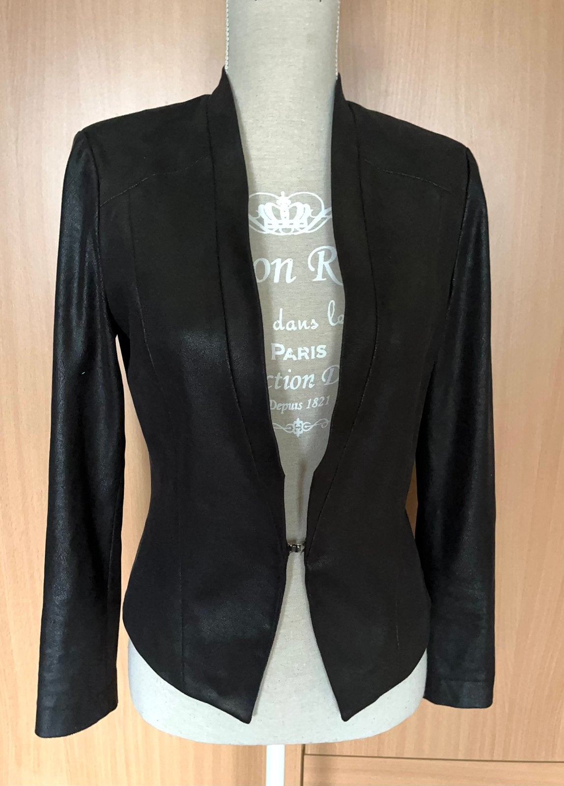 Rozes of Avalon jasje maat 38 lederlook