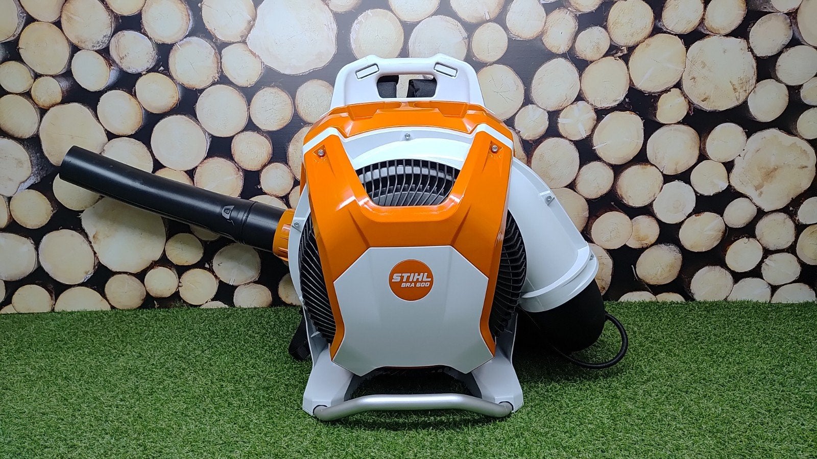 IN NIEUWSTAAT Stihl BRA 600 Prof Ruggedragen Accu Bladblazer, Stihl, Accu, Ophalen of Verzenden, Ruggedragen