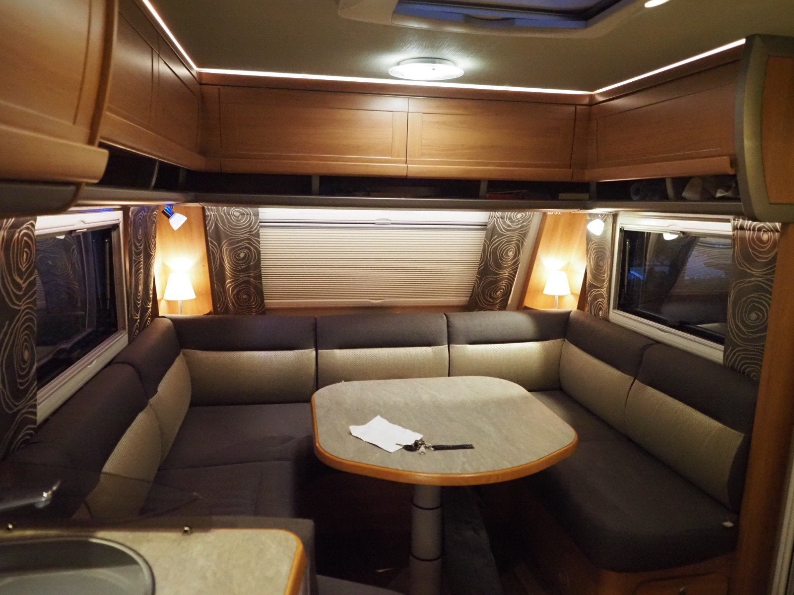 Eriba Nova 545 SL - Wintervast & Full Options, Caravans en Kamperen, Rondzit, Frans bed, Particulier, 6 tot 7 meter