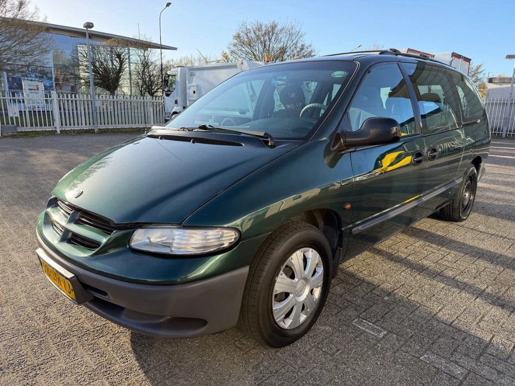 Chrysler Grand Voyager 2.4i SE + 7 SEATS + AIRCO + APK / TUV, Voorwielaandrijving, Stof, 150 pk, Handgeschakeld