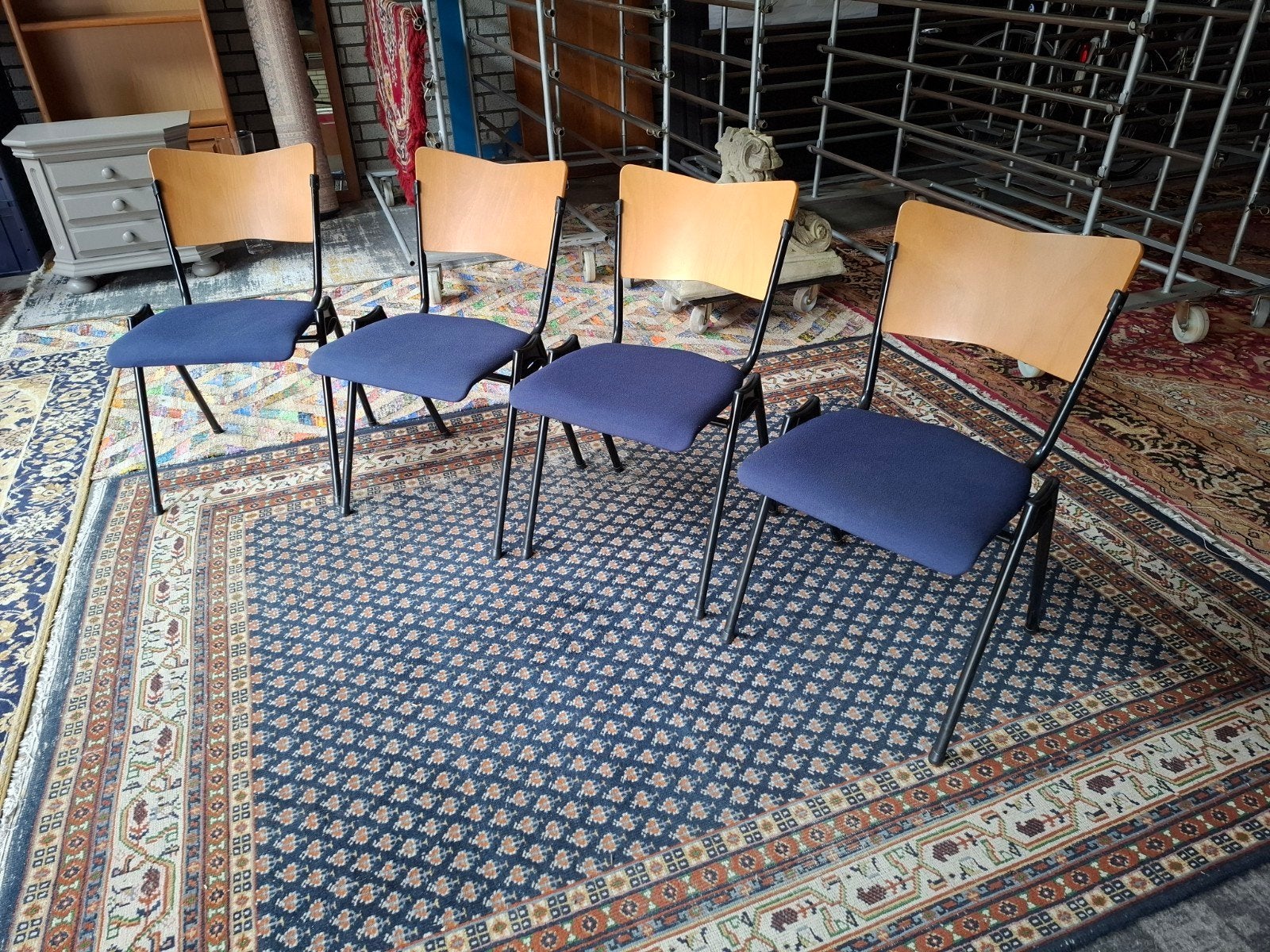 Mooie Vepa Stapelstoel stoelen 4x Izgst. Zie foto's,, Huis en Inrichting, Ophalen, Zo goed als nieuw, Vier