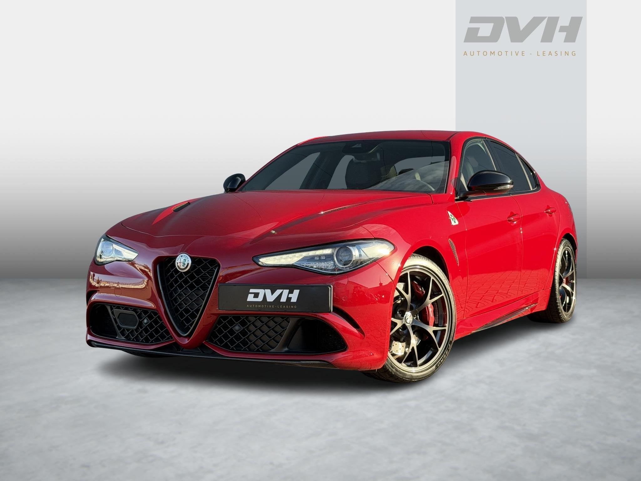 Alfa Romeo Giulia 2.9 V6 Quadrifoglio CARBON | H/K | LEDER, Auto's, Automaat, Dealer onderhouden, Achterwielaandrijving, Gebruikt