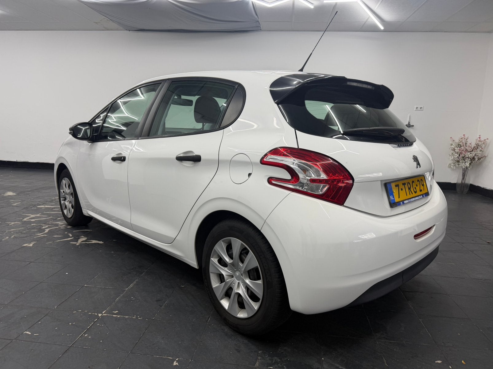 Foto 8 van Peugeot 208 1.0 VTI 50KW/68PK 5-D 2014 bezorgen mogelijk!!