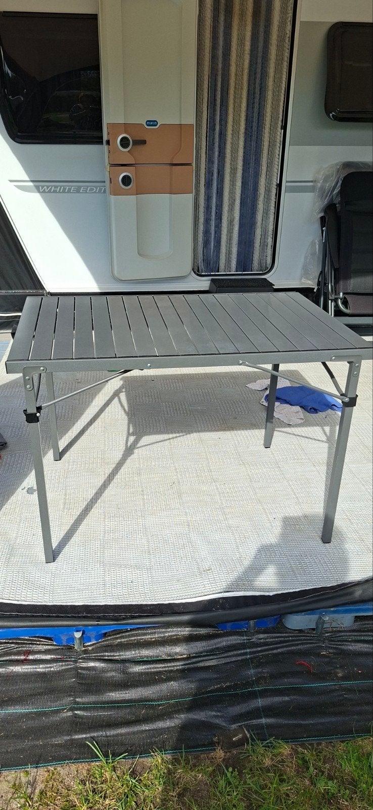 campingtafel grijs 100 bij 70  netjes, Ophalen of Verzenden, Gebruikt, Campingtafel