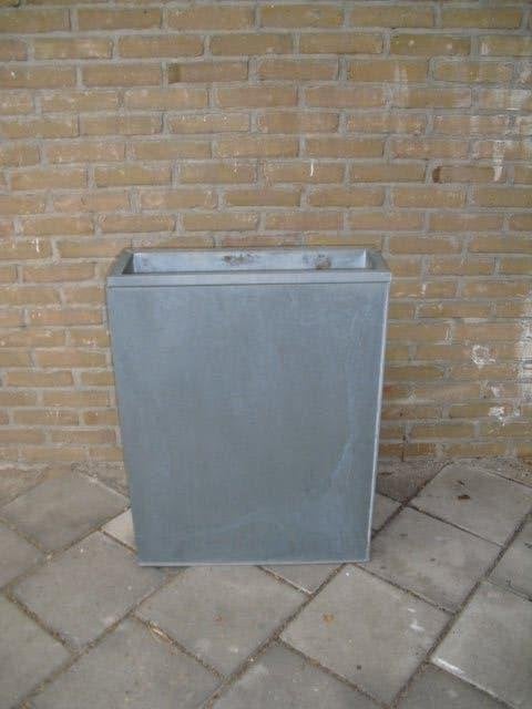 TE KOOP MOOIE METALEN BLOEMBAK, Ophalen, Minder dan 30 cm, Rond, Balkon