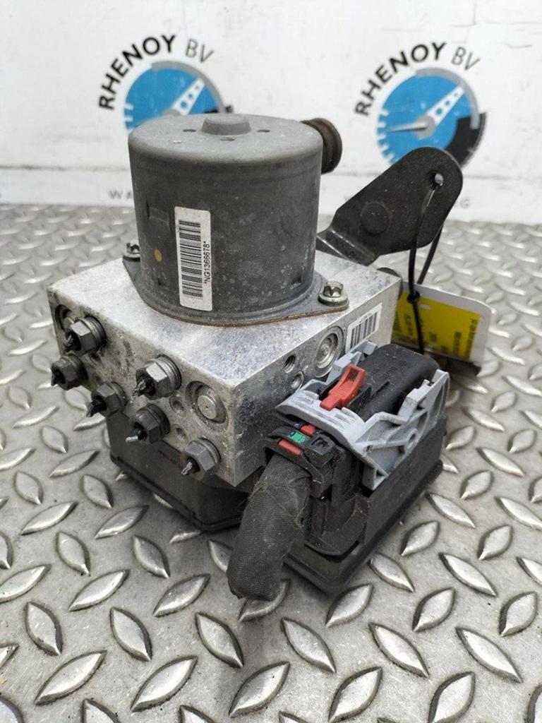 VOLKSWAGEN PASSAT B7 365 BlueMotion ABS POMP  2013, Ophalen of Verzenden, Gebruikt, Stiba lid