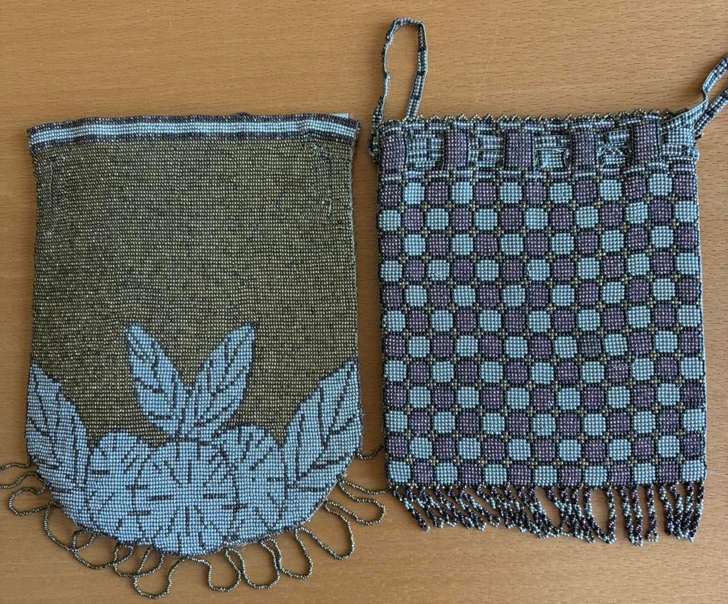 2 prachtige oude kralentasjes., Antiek en Kunst, Ophalen of Verzenden