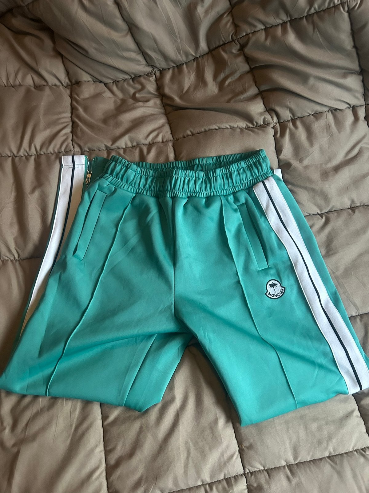 Palm Angels x Moncler broek - Maat L, Ophalen of Verzenden, Zo goed als nieuw, Maat 52/54 (L), Groen