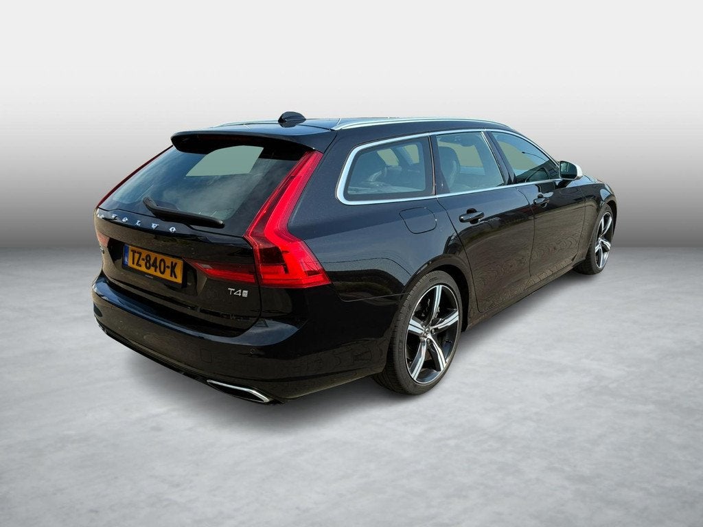 Volvo V90 2.0 T4 Business Sport | R-Design | Parkeersensoren, Auto's, Volvo, 12 maanden, Euro 6, 750 kg, 5 stoelen