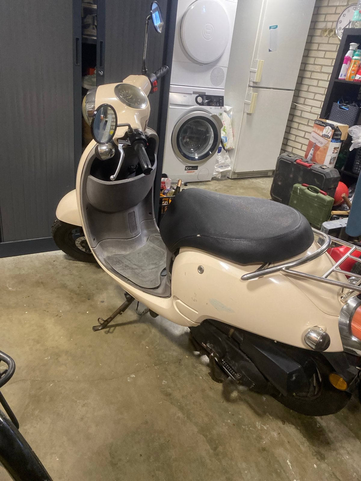 Defecte scooter opknapper en mag natuurlijk ook lager bieden, Ophalen of Verzenden, Gebruikt, Benzine, Overige merken