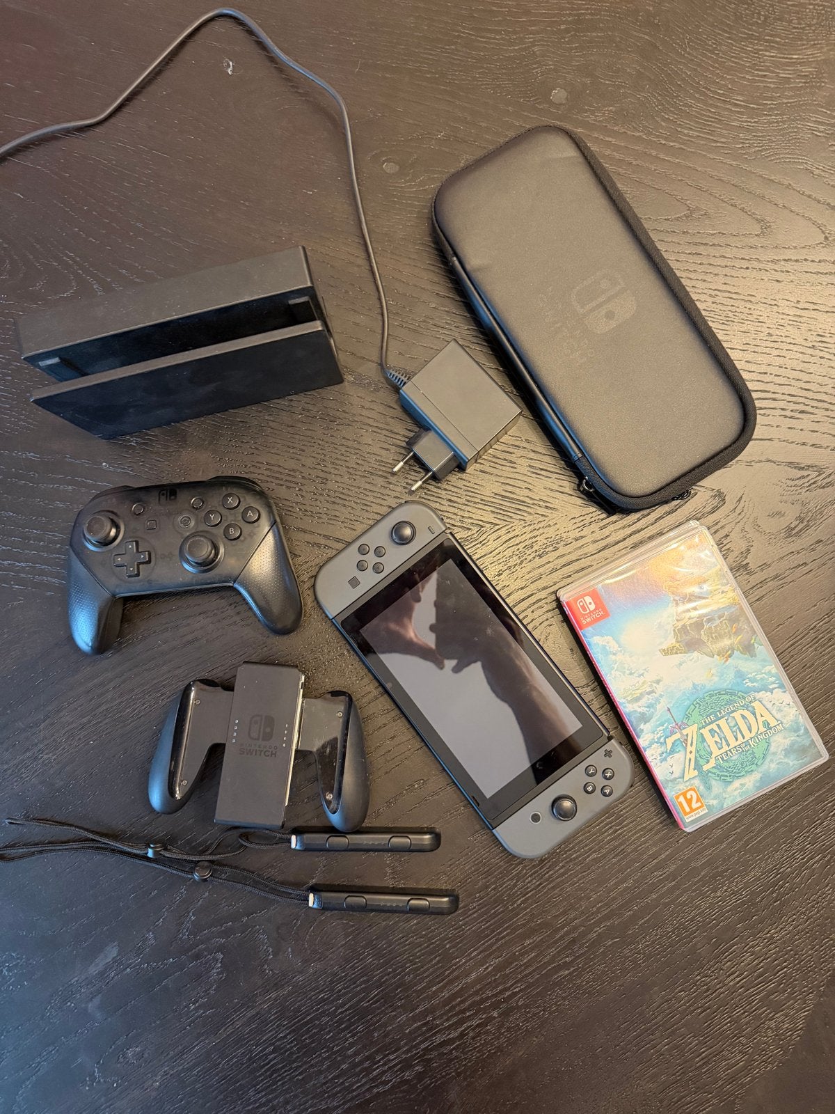 Nintendo Switch met accessoires, Met games, Met 2 controllers, Ophalen of Verzenden, Zo goed als nieuw
