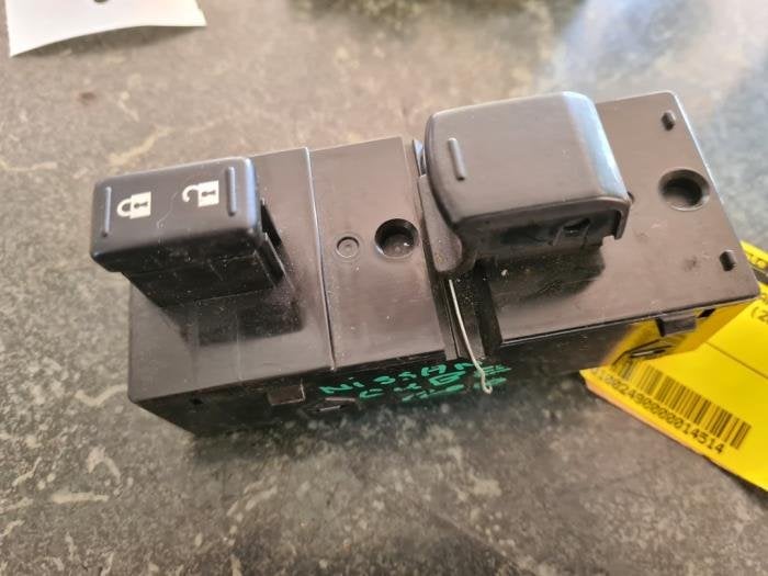 Elektrisch Raam Schakelaar van een Nissan Cube, Gebruikt, -, -, -