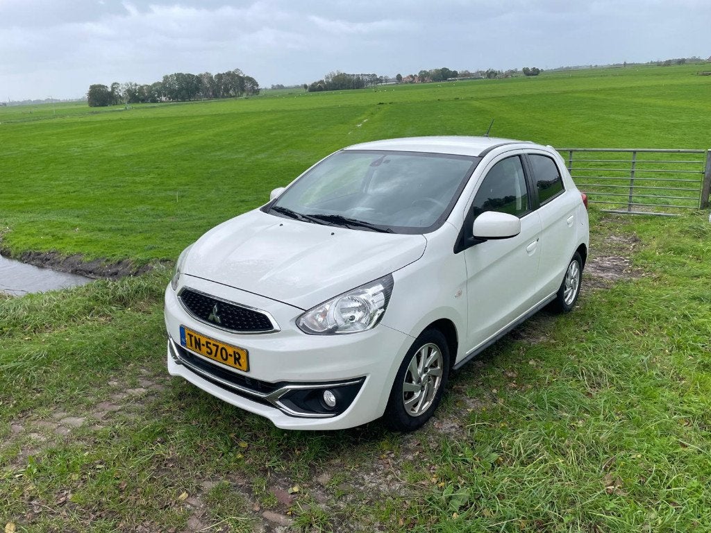 Mitsubishi Space Star 1.0 MPI 2018 nw. APK NAP.30700KM LAAG!, Auto's, Voorwielaandrijving, Stof, Zwart, Wit