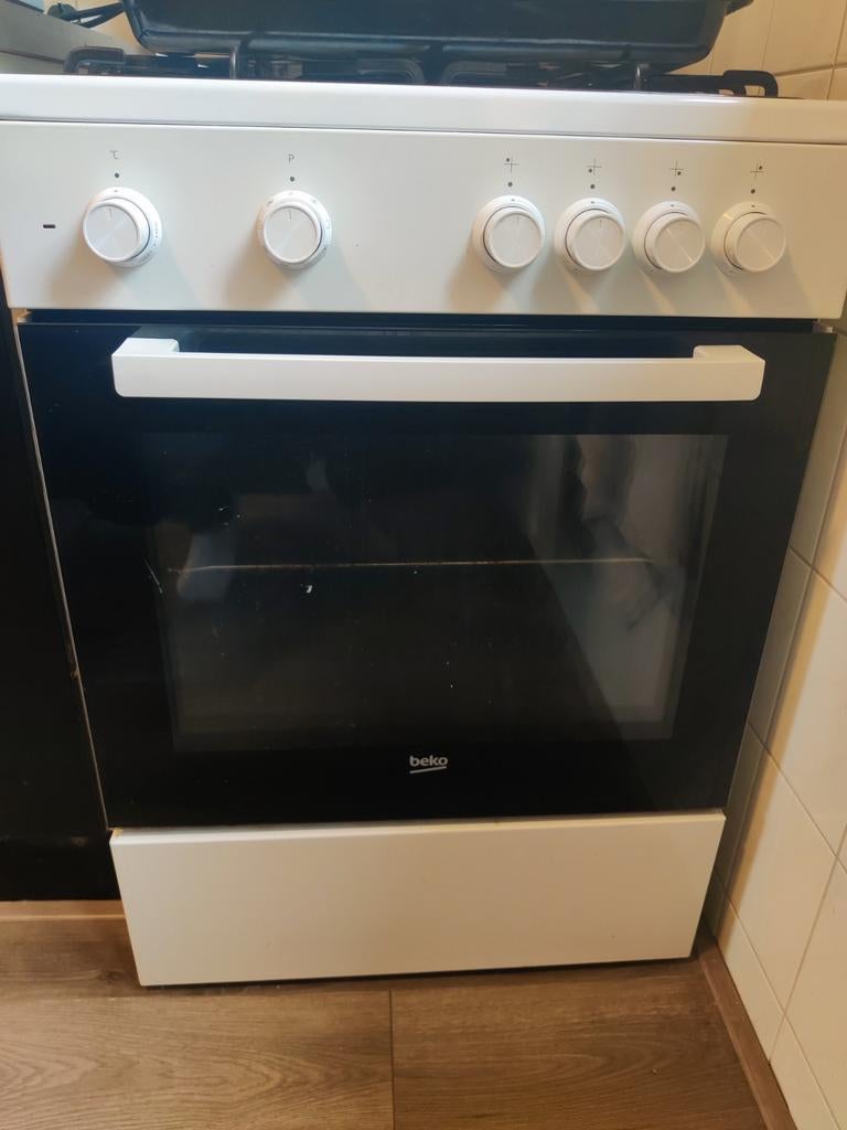 Beko Vrijstaand Gasfornuis met Hete Lucht Oven en Grill, Ophalen of Verzenden