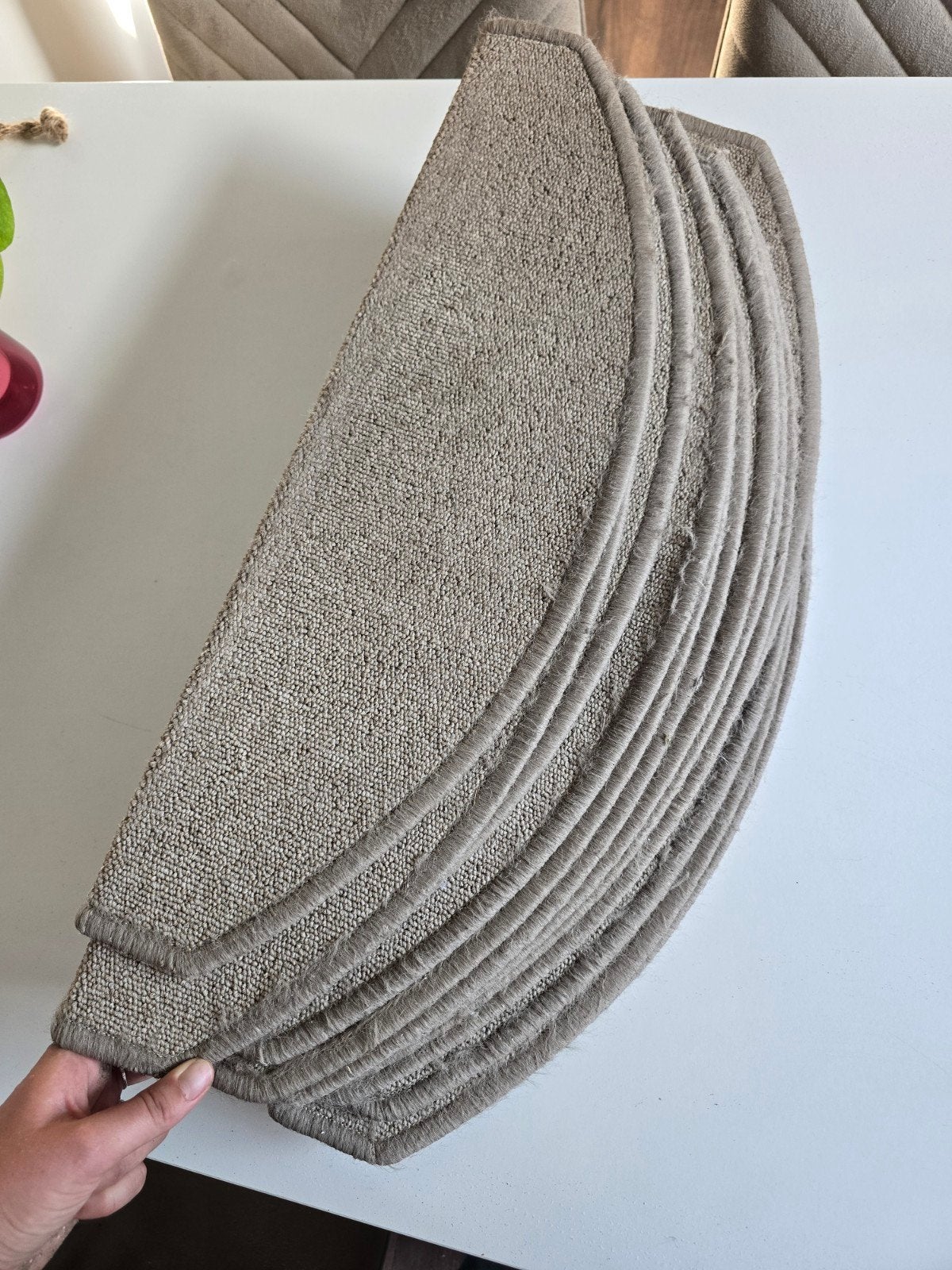 Set van 13 beige/taupe trapmatten, Huis en Inrichting, Minder dan 50 cm, Gebruikt, Beige, Minder dan 50 cm