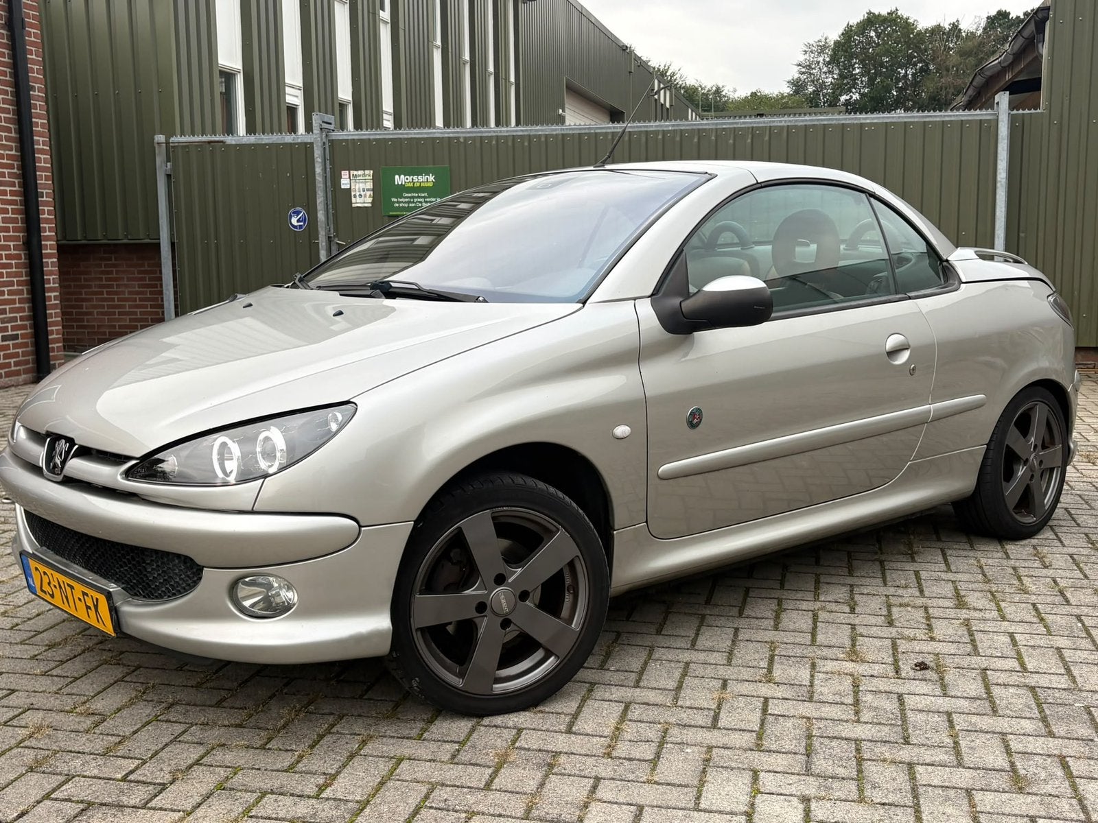 Peugeot 206 1.6 16V CC ROLAND CARROS / CABRIO / CRUISE, Auto's, Voorwielaandrijving, Dealer onderhouden, 4 cilinders, Cabriolet
