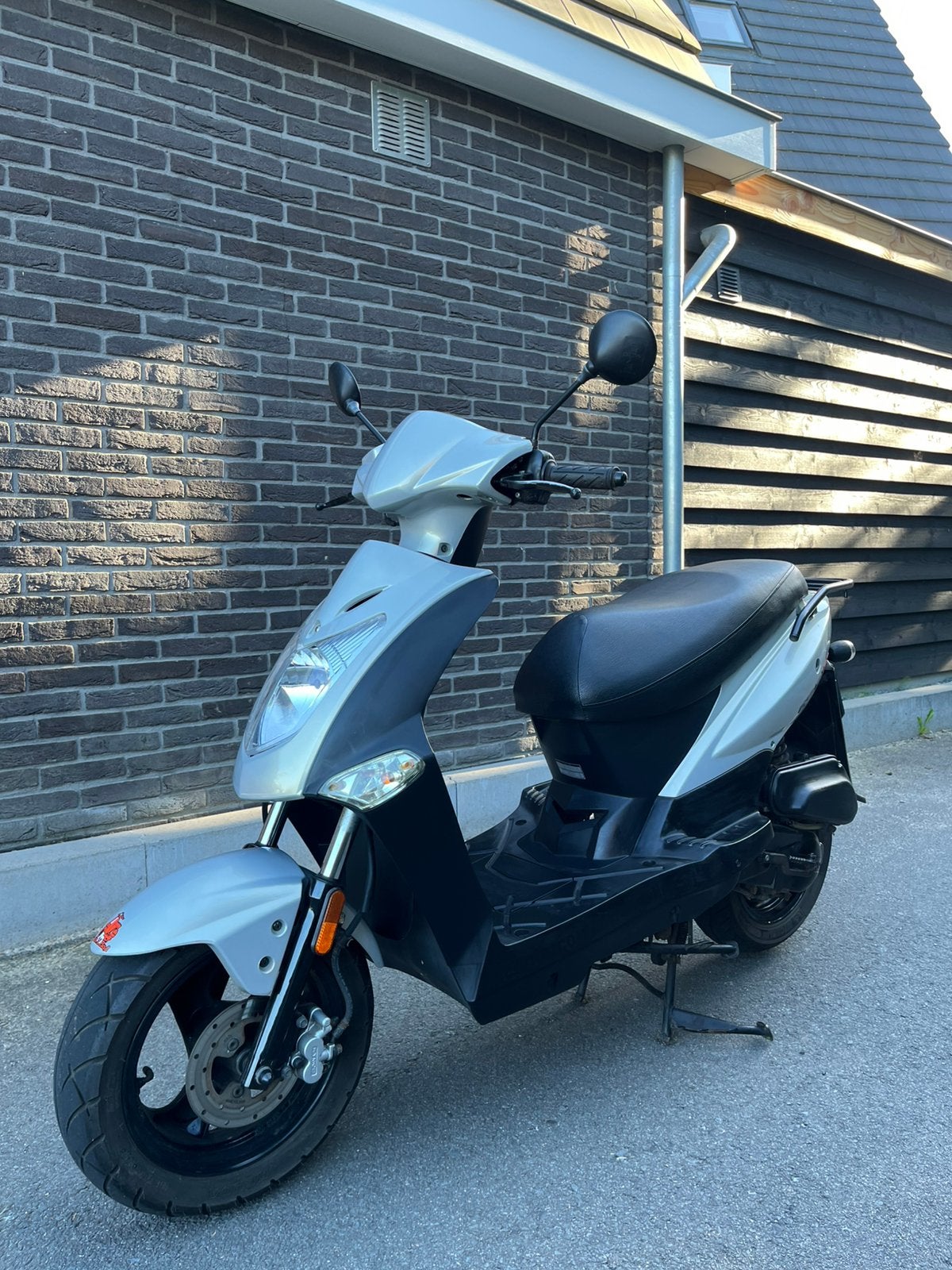 Kymco agility 50 4 takt met maar (4857km)!!, Ophalen, Maximaal 45 km/u, Zo goed als nieuw, 50 cc