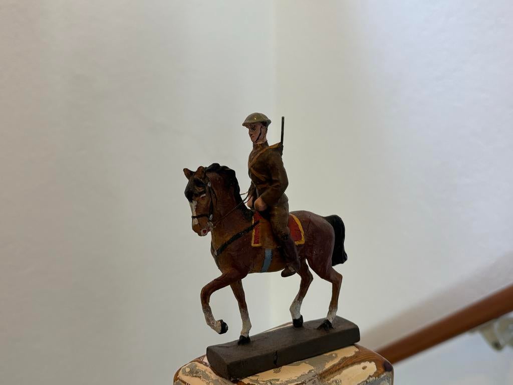 Engelse ruiter WW2 - Lineol miniatuur, Verzamelen, Militaria | Tweede Wereldoorlog, Ophalen of Verzenden, Landmacht, Engeland