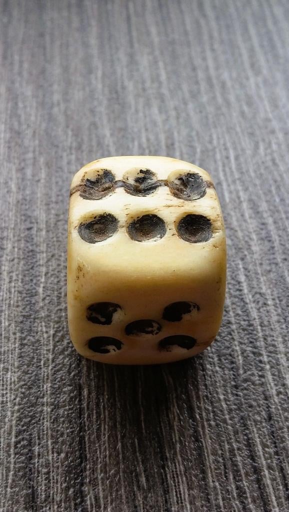 17 de eeuw Bodemvondst Been Benen Dobbelsteen Spel Trictrac, Ophalen of Verzenden