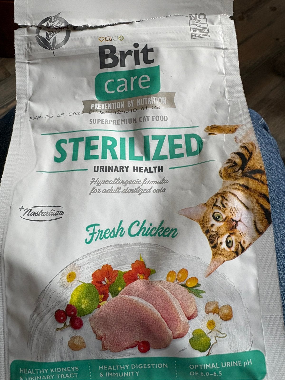 Pakket kattenvoer, Ophalen, Kat