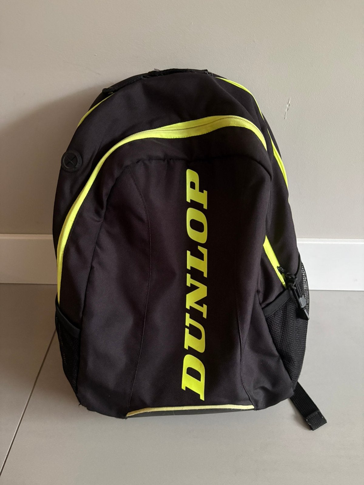 Dunlop tennistas jeugd zwart / geel, Ophalen of Verzenden, Zo goed als nieuw, Unisex kinderen