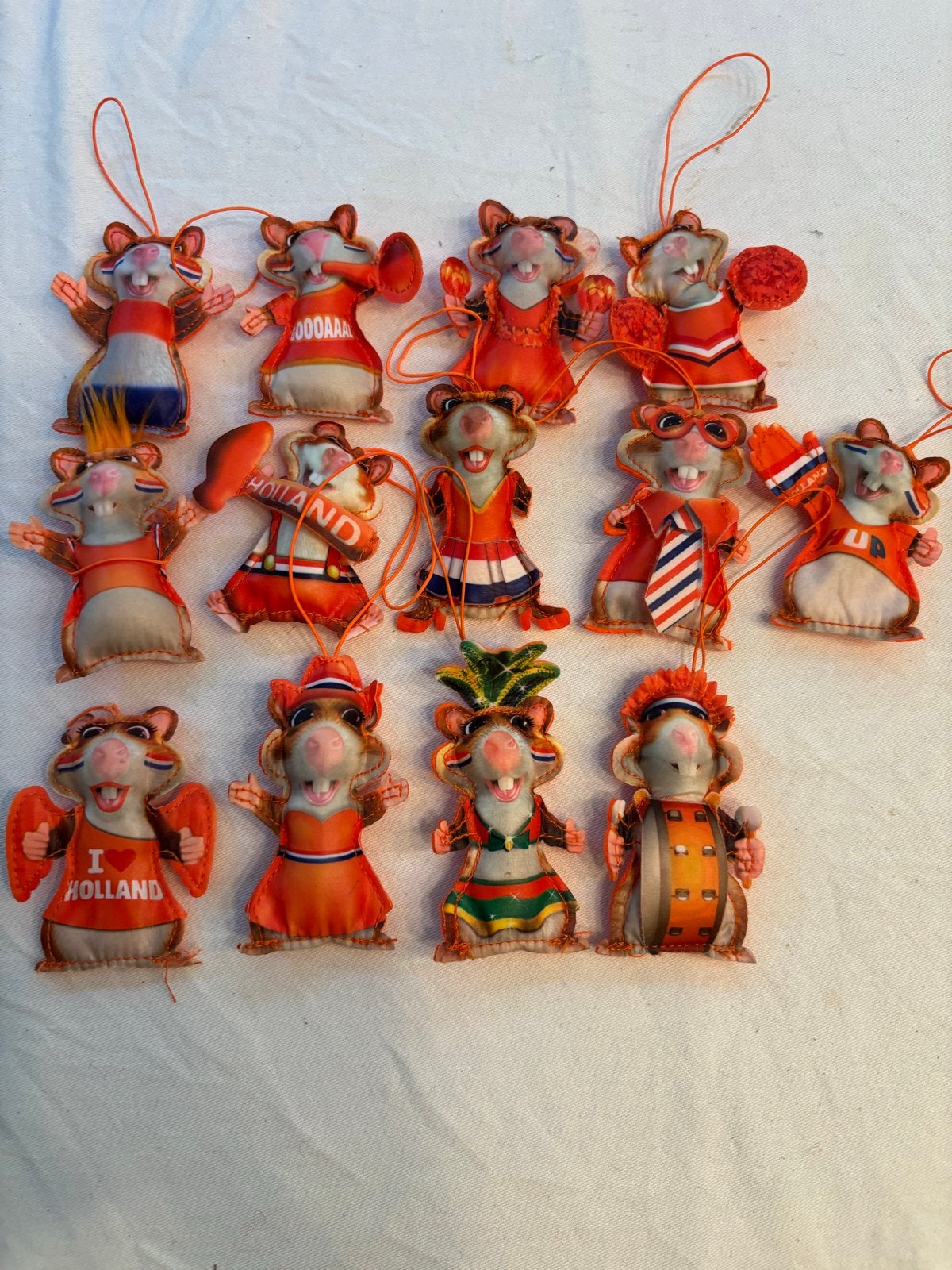 13 AH Albert Heijn Mini Hamsters Oranje WK/EK voetbal!, Ophalen of Verzenden, Zo goed als nieuw, Overige binnenlandse clubs, Beeldje of Poppetje