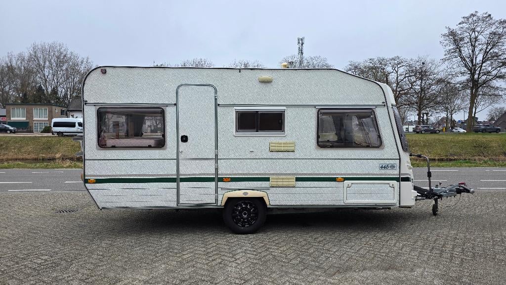 Chateau Cantara 445 met stapelbed, voortent+luifel. Bovag'24, Caravans en Kamperen, Caravans, Chateau, Kachel, Bedrijf, Treinzit
