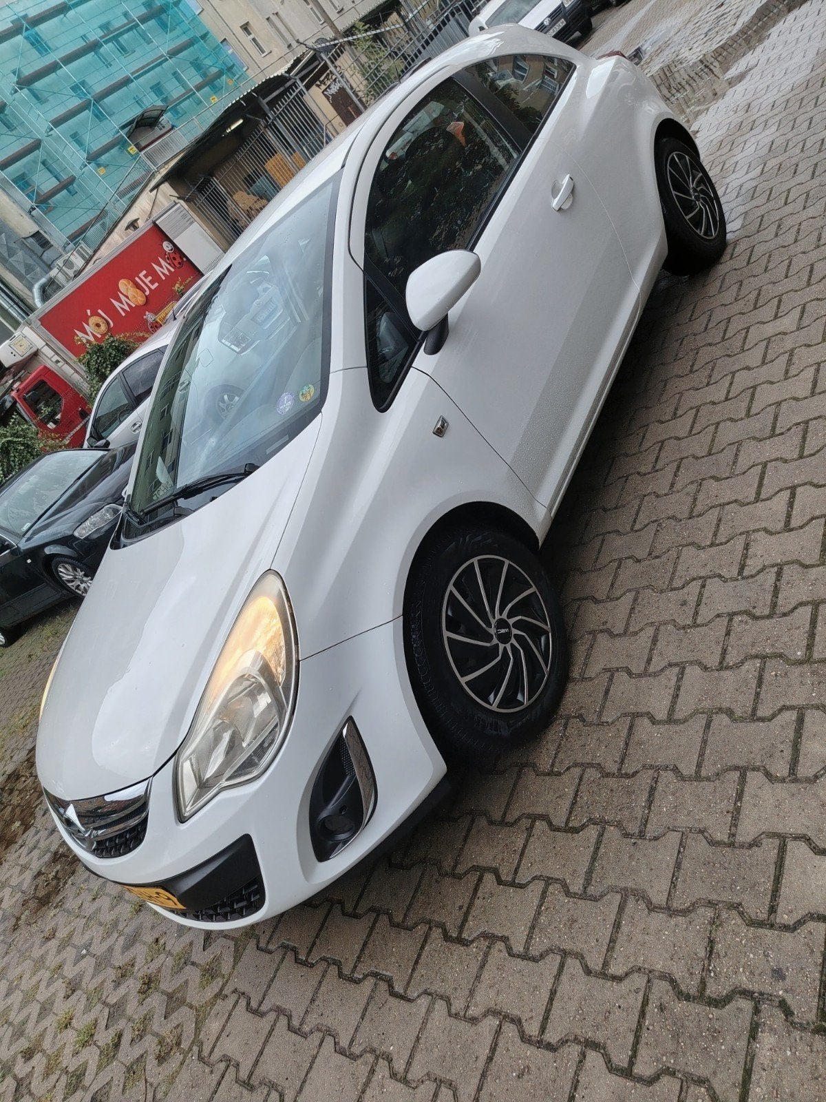 Opel Corsa 1.2 16V LPG 3D 2012 Wit, Auto's, Voorwielaandrijving, 83 pk, 4 cilinders, 1229 cc