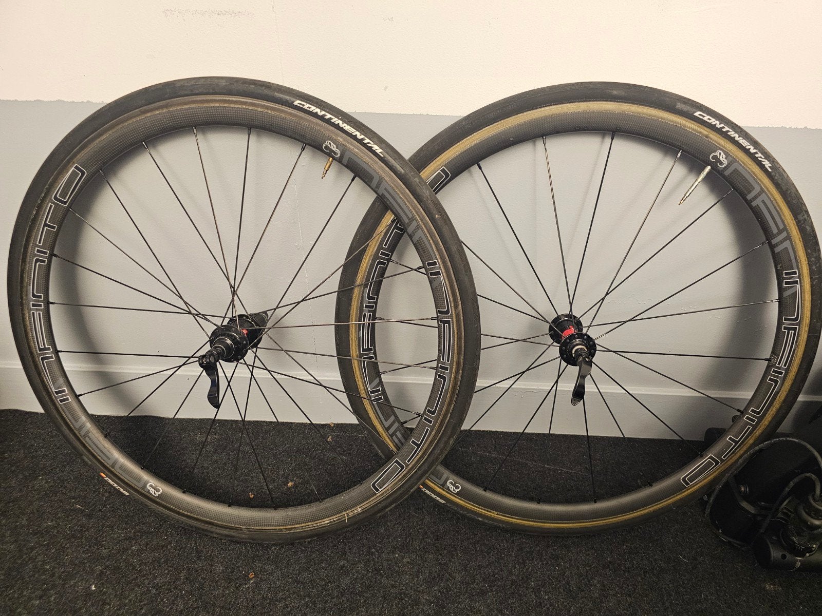Infinity CARBON wielen met zgan Conti Grand Prix 5000, Zo goed als nieuw, HED, Racefiets, Carbon