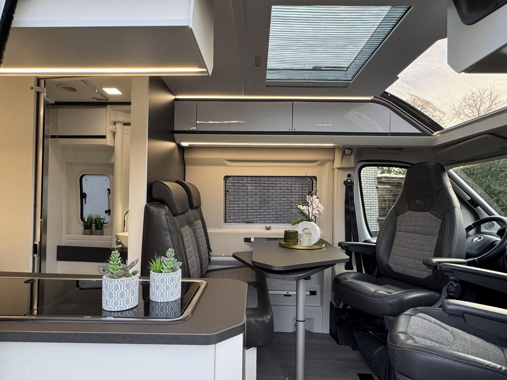 Adria Twin 600 SPB Supreme 160 pk AUTOMAAT 9-Traps Euro6 Fia, Caravans en Kamperen, Automaat, Buscamper of Camperbus, Ringverwarming