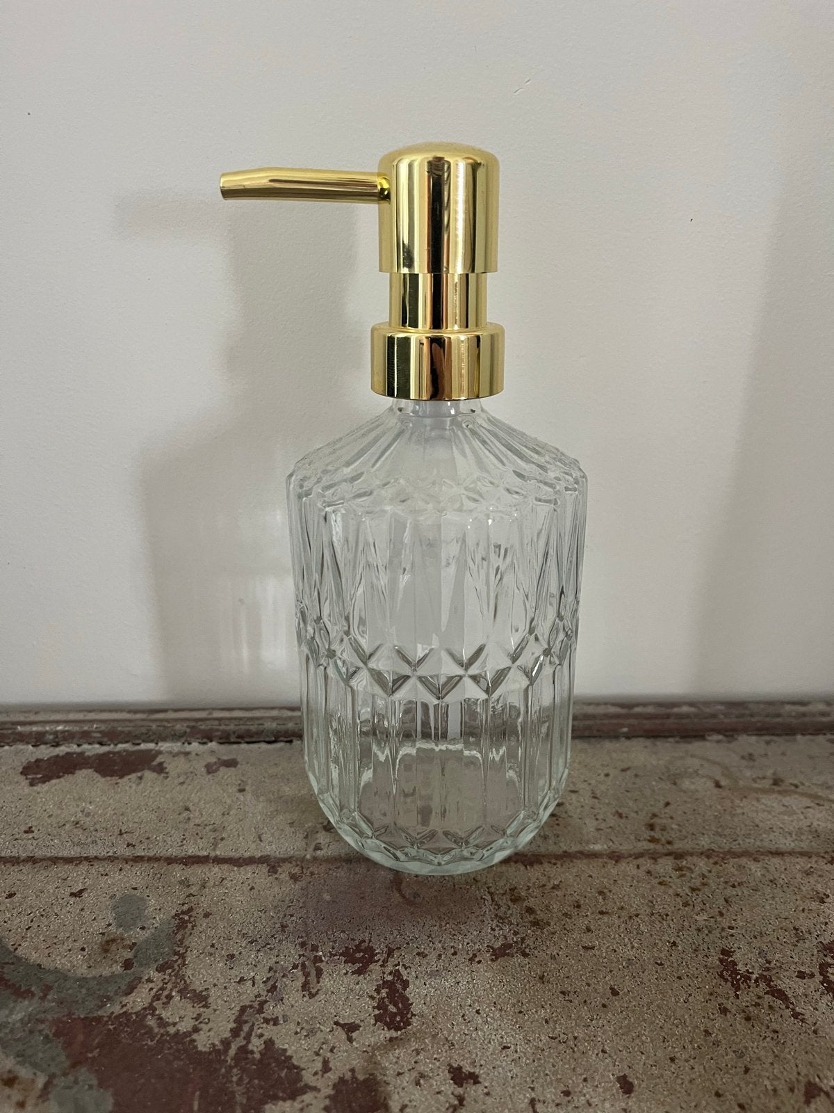 Nieuw glazen zeeppompje met gouden details, Huis en Inrichting, Badkamer | Badtextiel en Accessoires, Meerkleurig, Overige merken