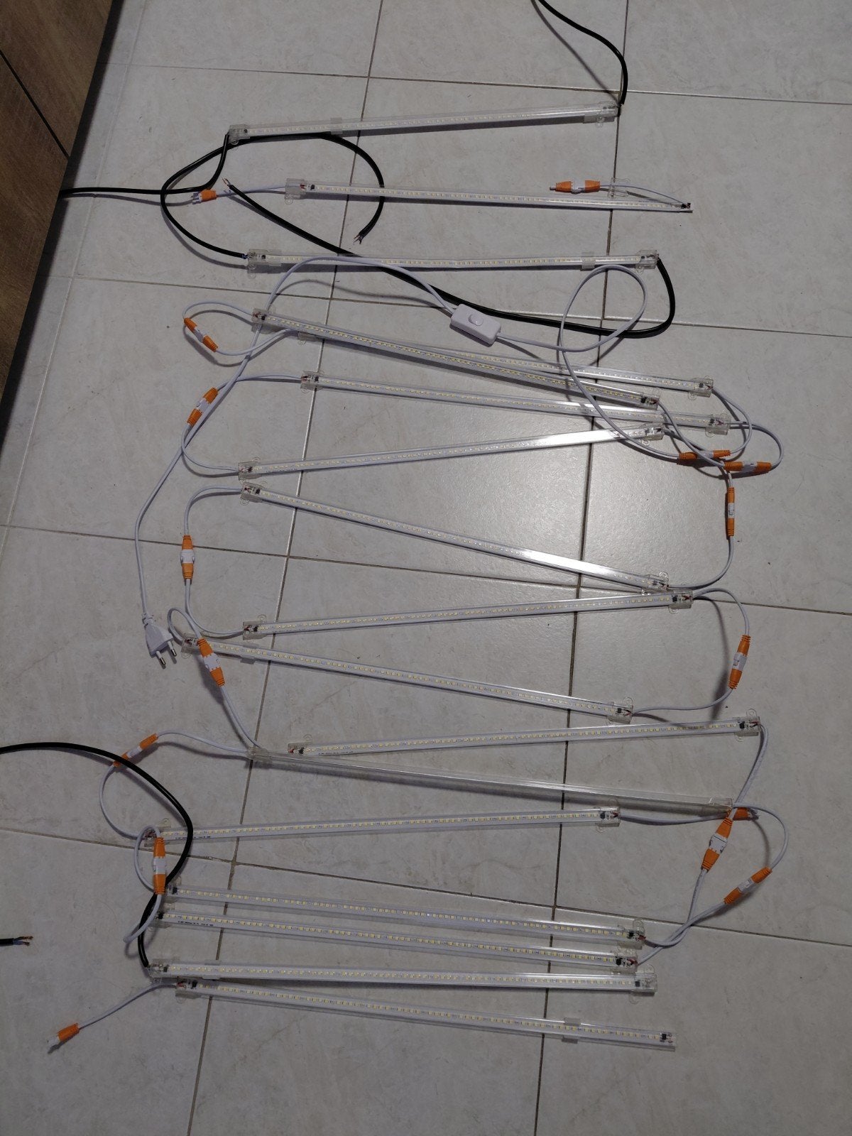 17 stuks led strips  verlichting  voor planten  of vogels, Ophalen, Vogelkooi