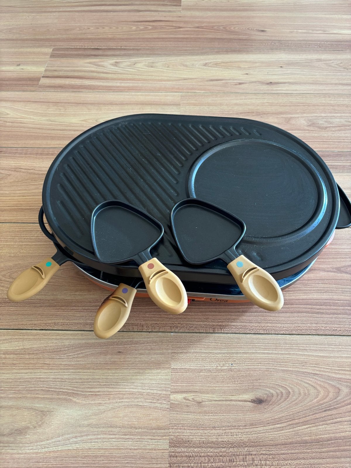 Compacte raclette grill met 7 pannetjes, Ophalen of Verzenden, Gebruikt, Minder dan 4 personen