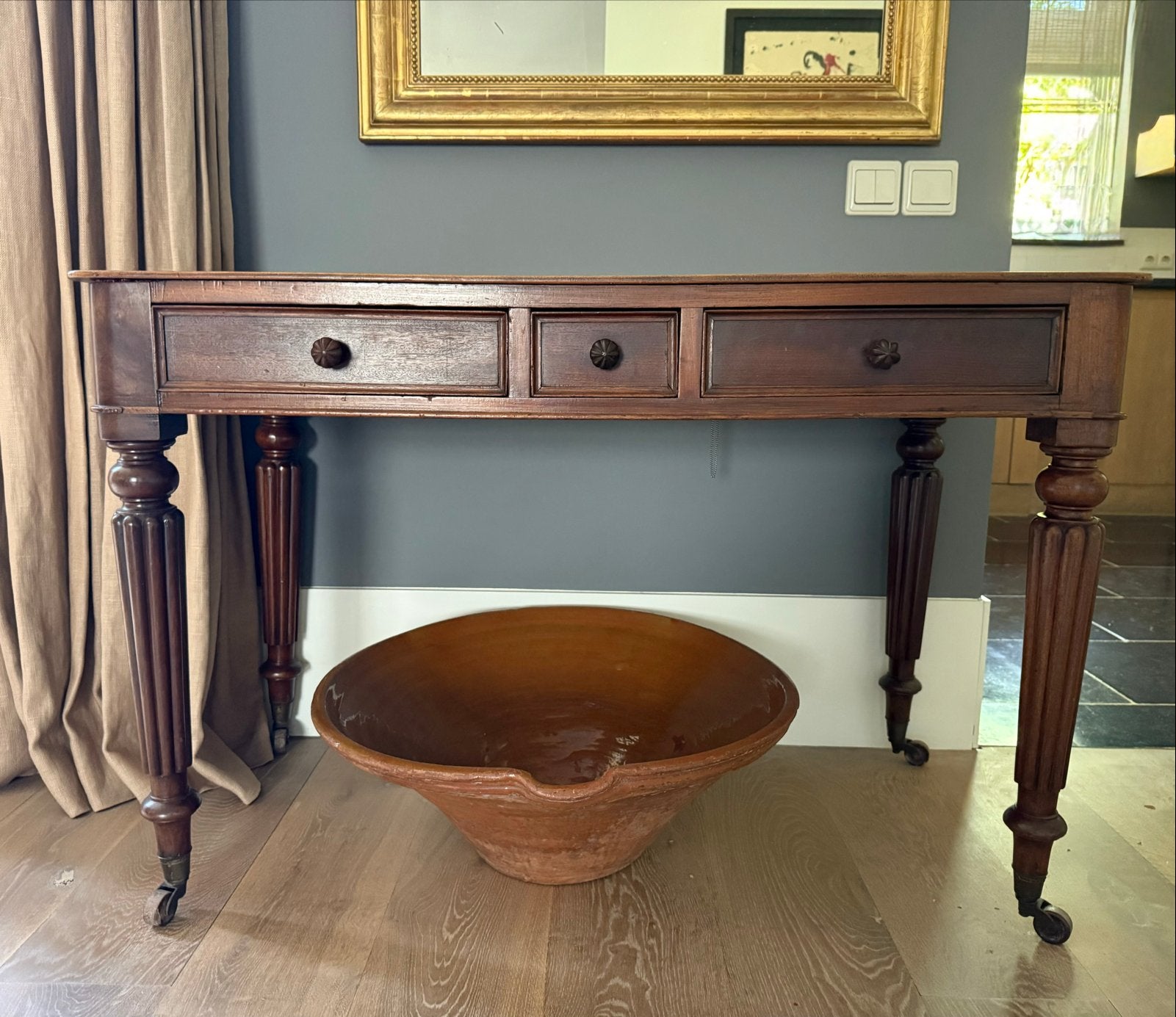 Antiek lade kastje / sidetable met wieltjes, Ophalen