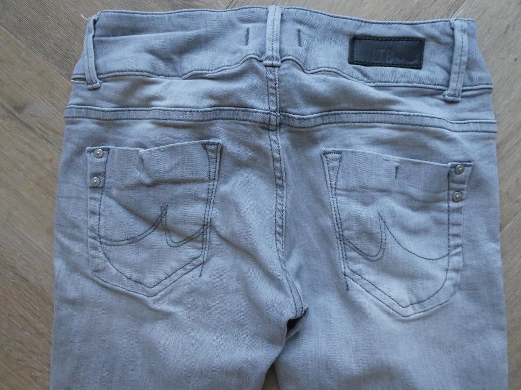 Grijze LTB Molly, Low Rise, Super Slim spijkerbroek 27-34, Verzenden, Zo goed als nieuw, LTB, W27 (confectie 34) of kleiner