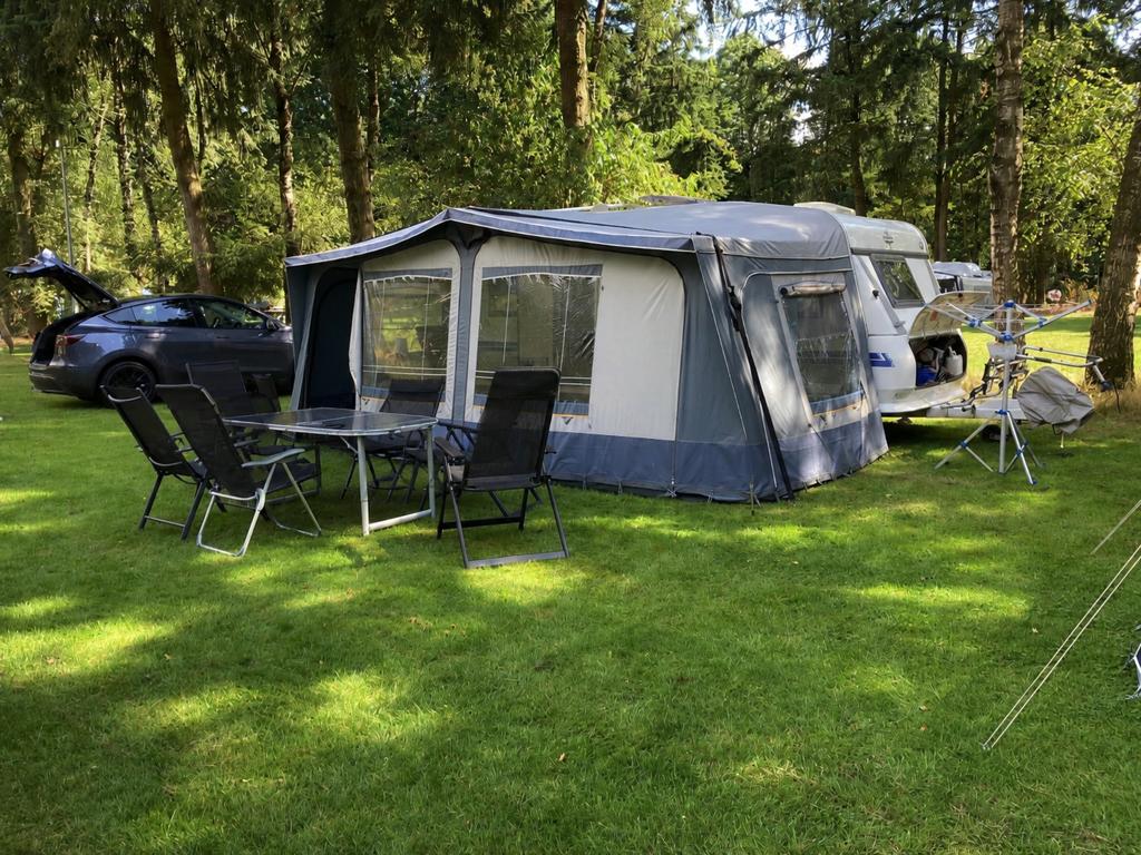 Hobby de luxe 495 met voortent, Ophalen, Zo goed als nieuw
