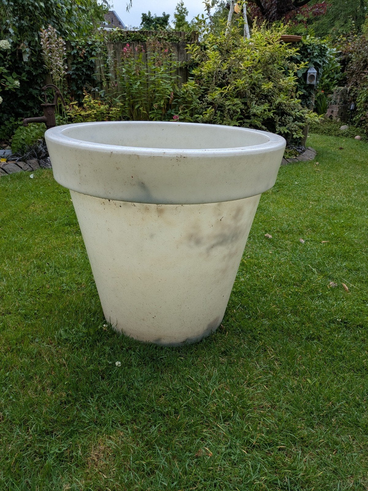 Grote witte kunststof bloempot, hoog model (60x66cm), Kunststof, Gebruikt, 40 cm of meer, Rond