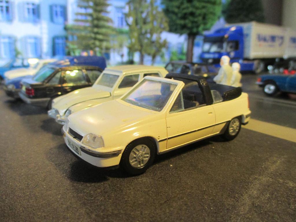 1/43 Opel Kadett E GSi Cabriolet - Gama wit, Hobby en Vrije tijd, Modelauto's | 1:43, Ophalen of Verzenden, Zo goed als nieuw