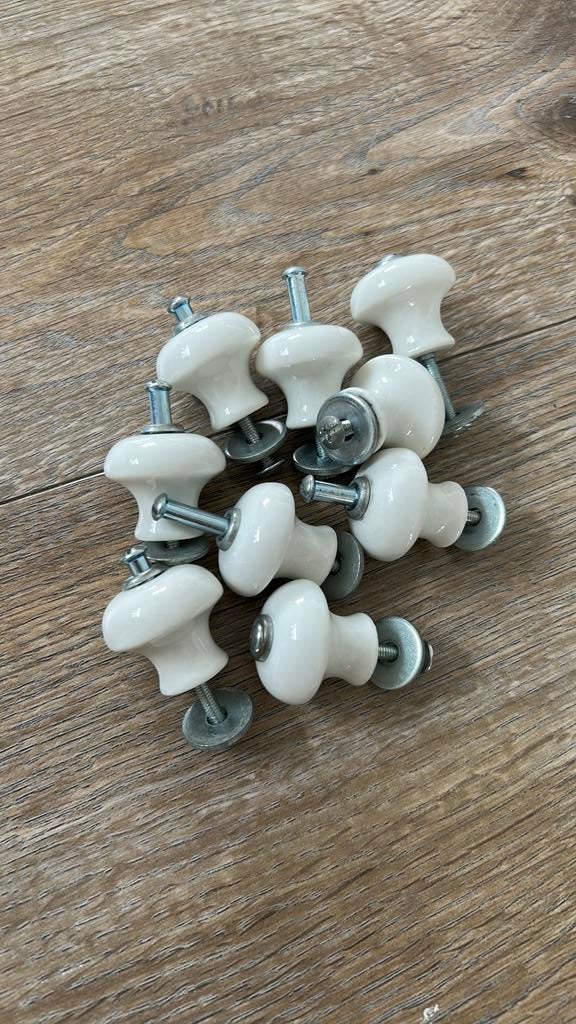9 porseleinen deur knoppen, Ophalen of Verzenden, Gebruikt, 25 tot 50 cm, Minder dan 100 cm