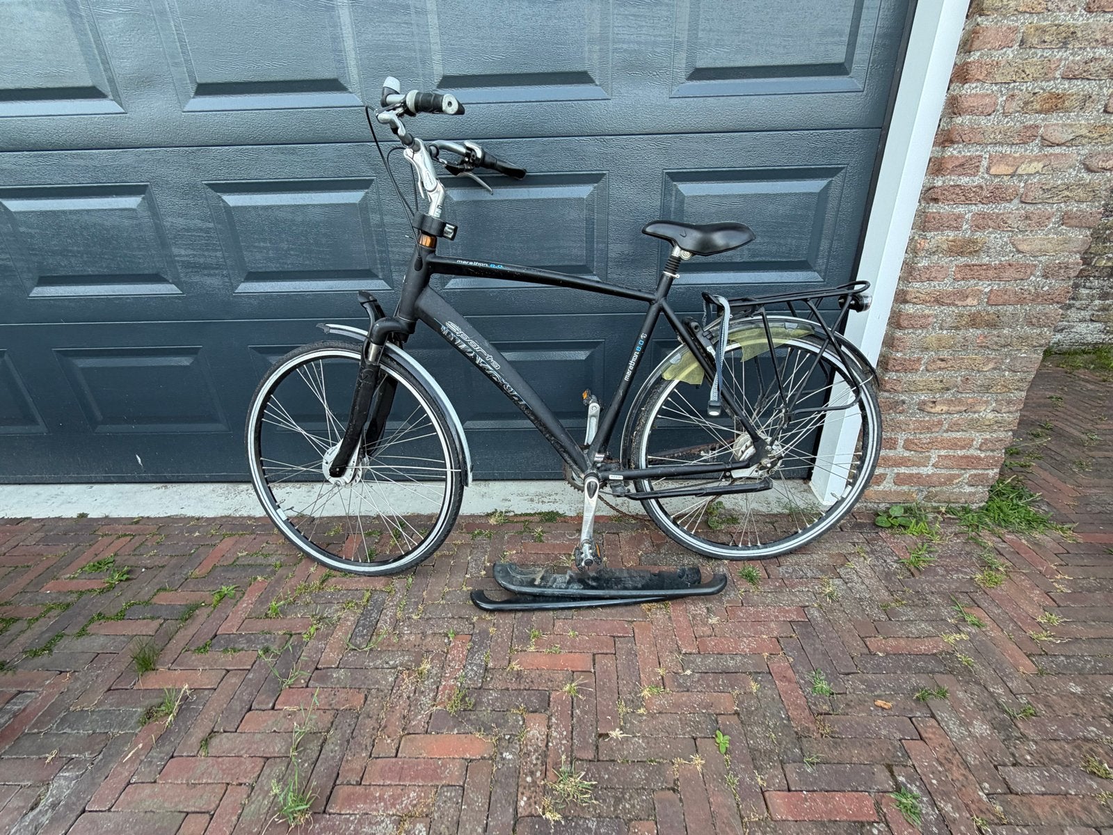 Stevige stadsfiets, zwart, met bagagedrager, Fietsen en Brommers, Overige merken, Velgrem, Versnellingen, Ophalen of Verzenden