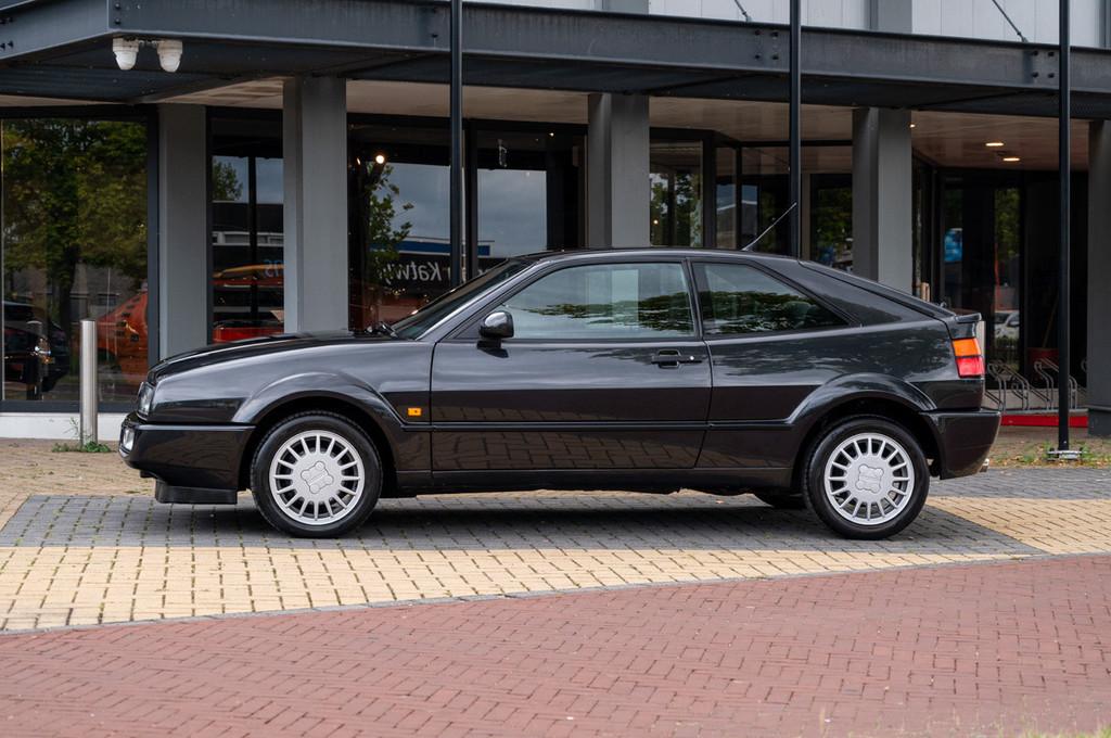 Volkswagen Corrado 2.0 16V (bj 1993), Auto's, Voorwielaandrijving, Zwart, 1984 cc, Zwart