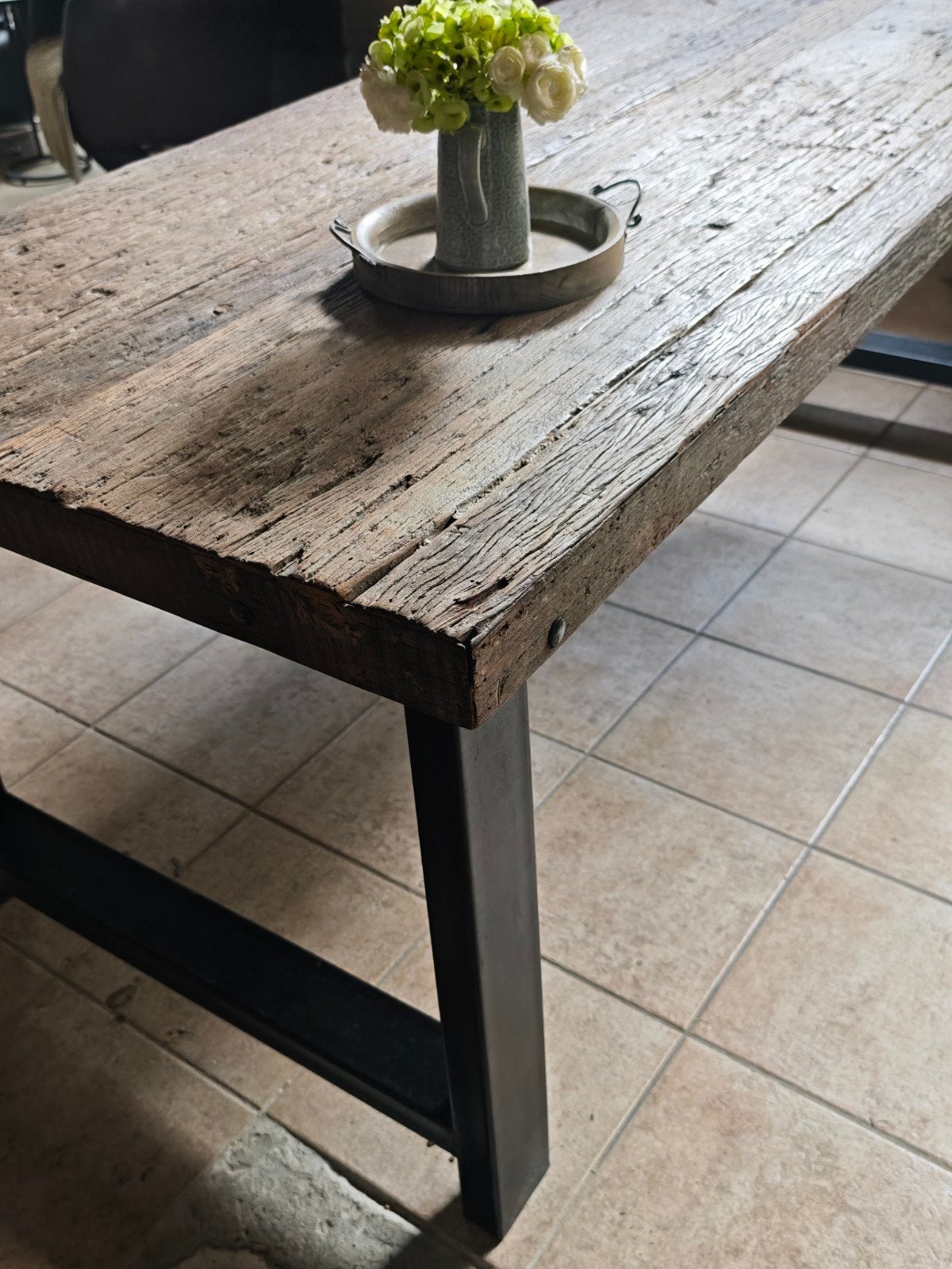 Robuuste truckwood houten eettafel met metalen onderstel, Gebruikt, 50 tot 100 cm, 150 tot 200 cm, Rechthoekig