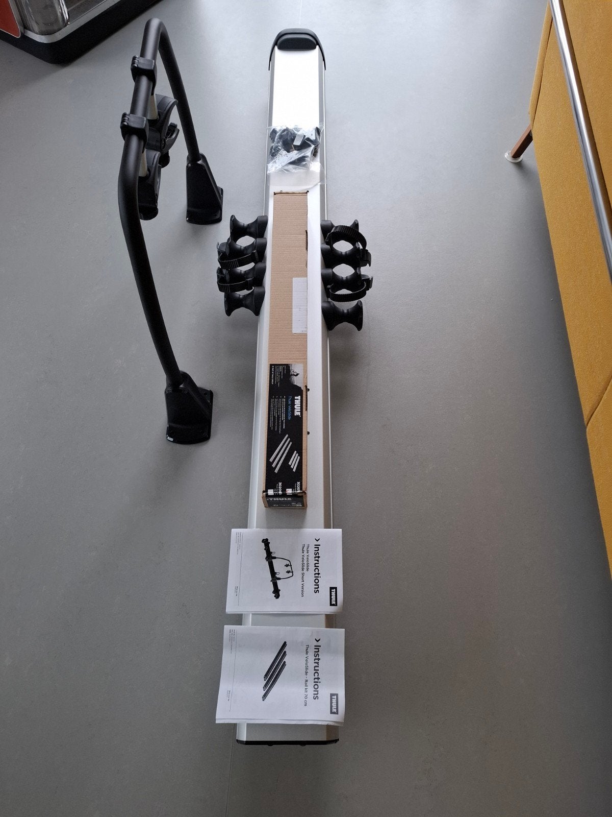 Thule Veloslide 195 cm lang en paste niet in mijn camper, Ophalen, 2 fietsen, Fietsendrager-accessoire, Elektrische fiets