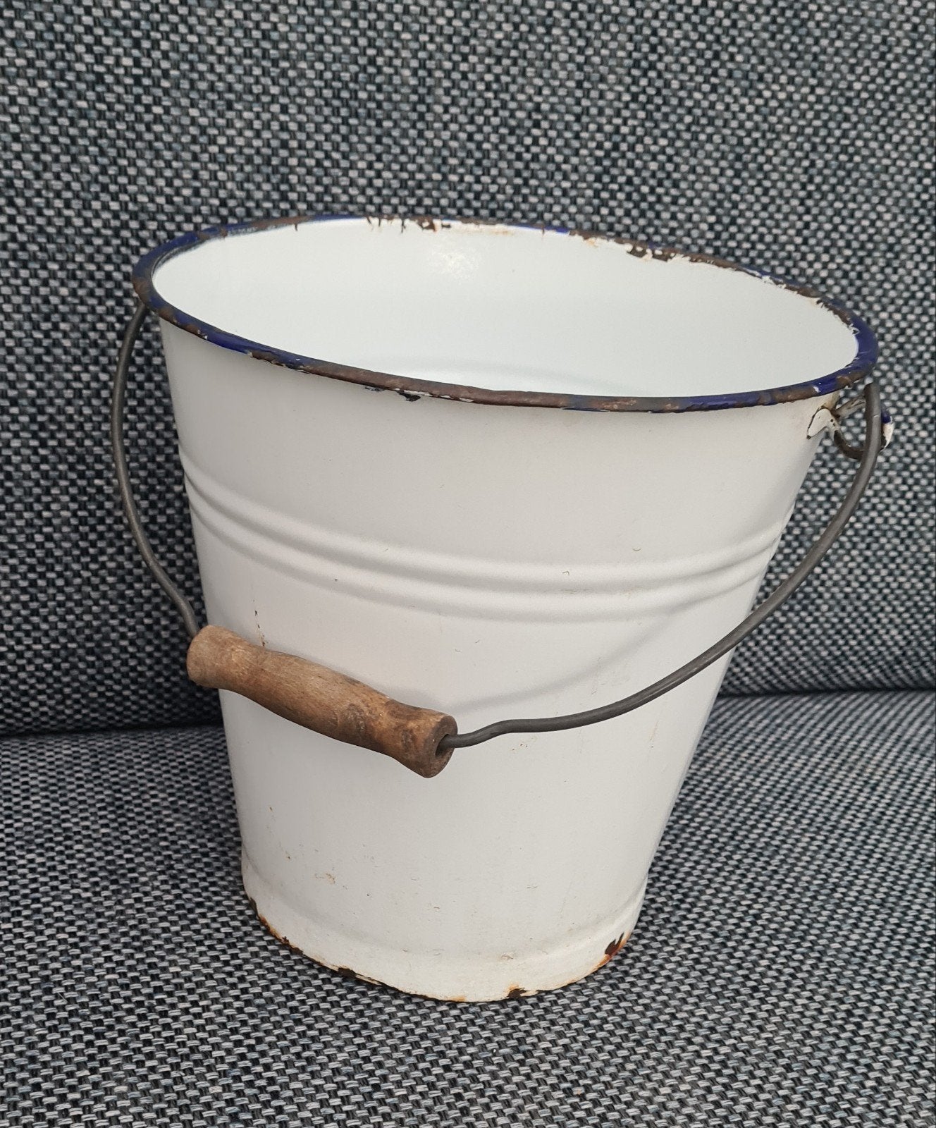 Witte EMAILLE EMMER met donkerblauwe rand 23cm, Ophalen of Verzenden