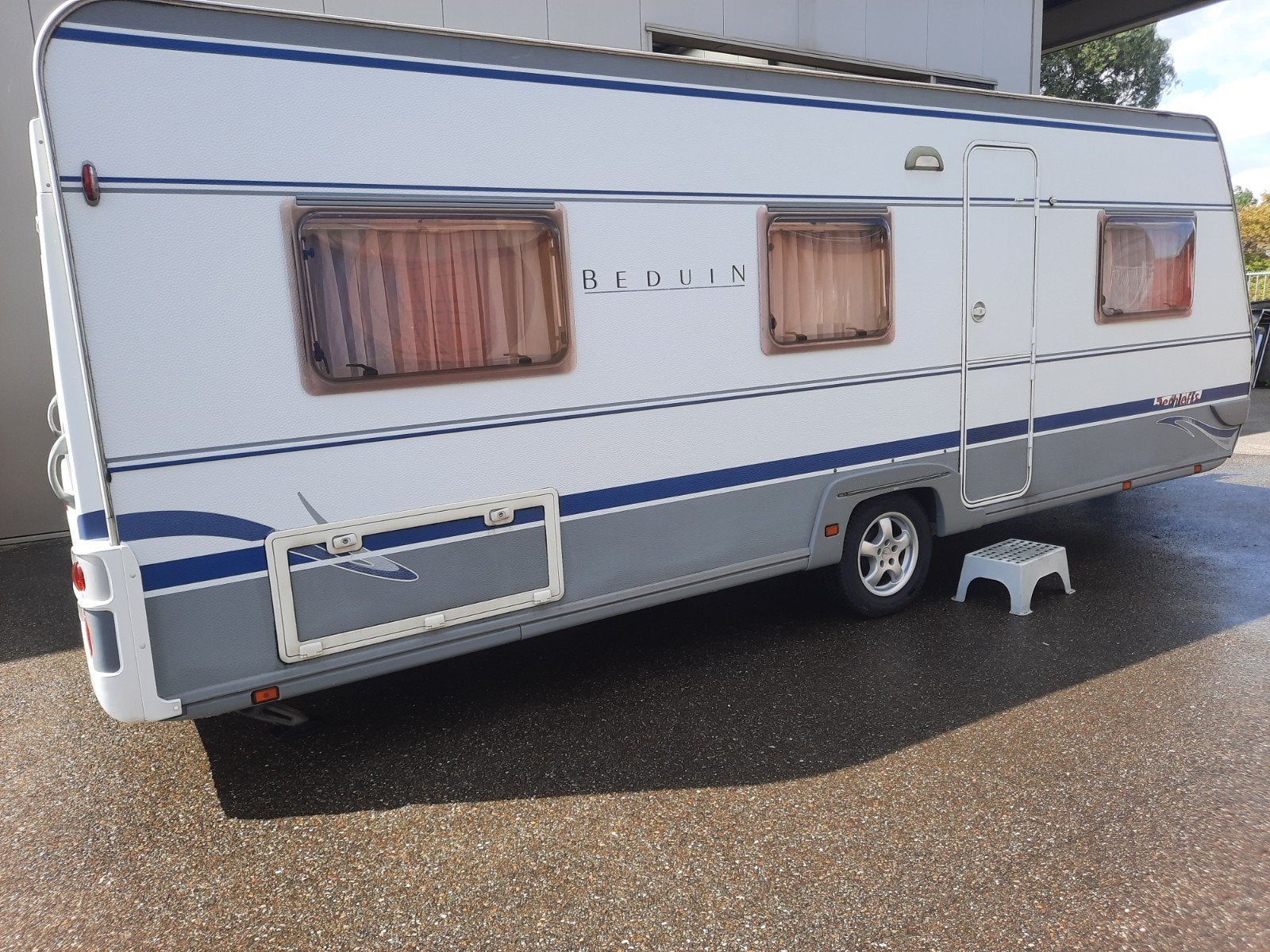 Dethleffs Beduin 590s met toebehoren van 1e eigenaar, Caravans en Kamperen, Caravans, Schokbreker, Rondzit, Particulier, Vast bed