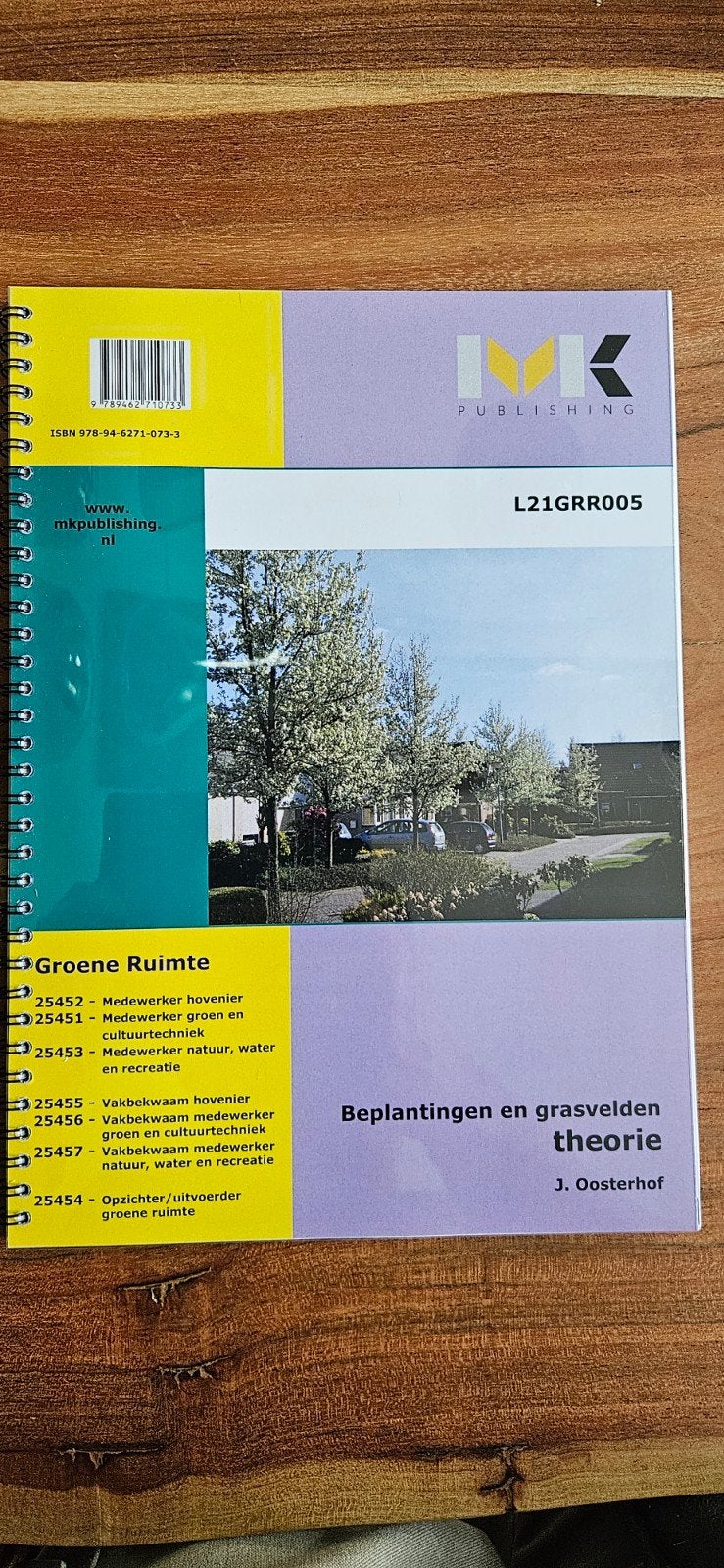 Beplantingen en grasvelden theorie - J. Oosterhof, J. Oosterhof, Ophalen of Verzenden, Zo goed als nieuw, MBO