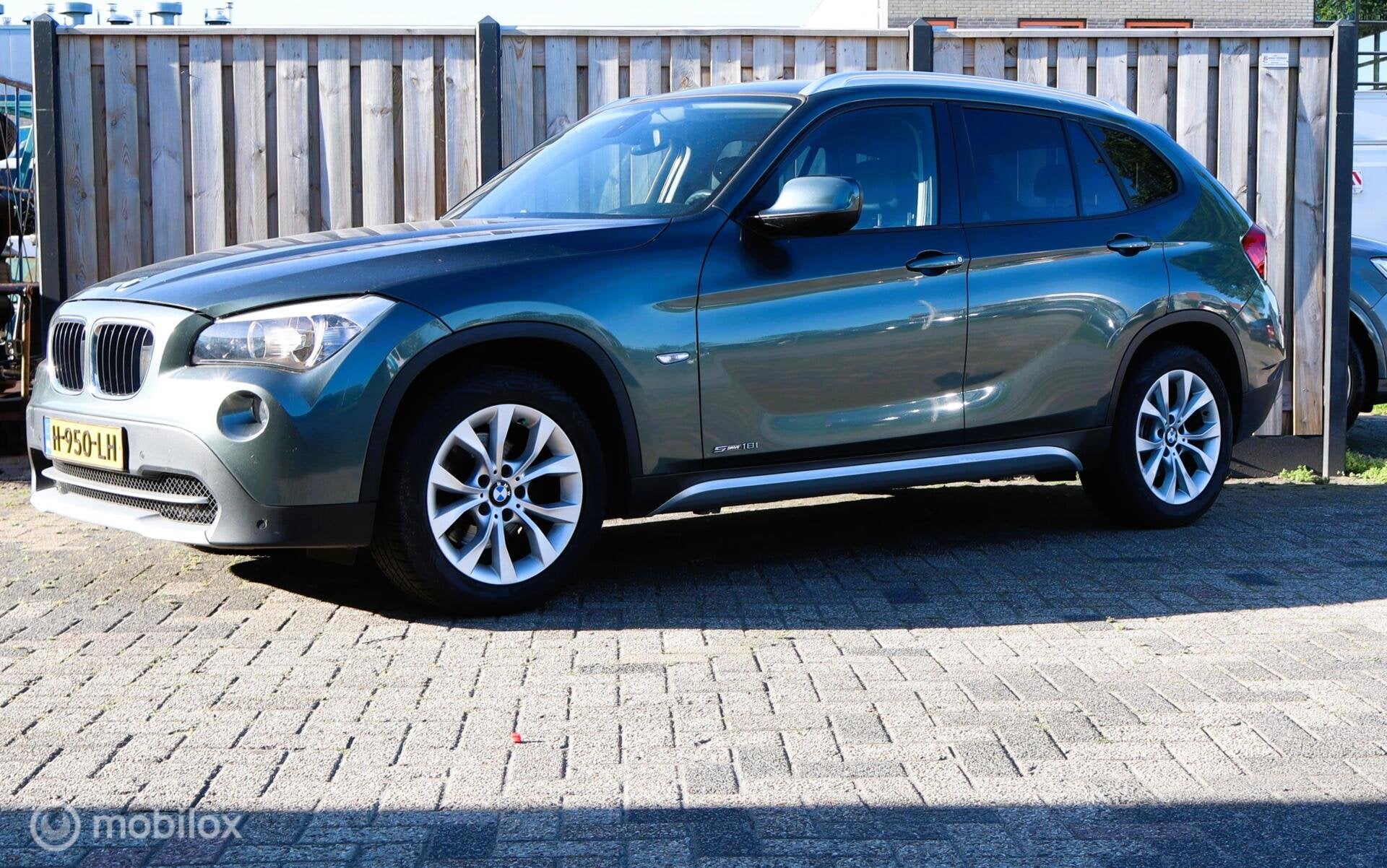 BMW X1 sDrive18i Executive/ nieuwe apk, Auto's, BMW, Euro 5, 4 cilinders, Leder, Handgeschakeld