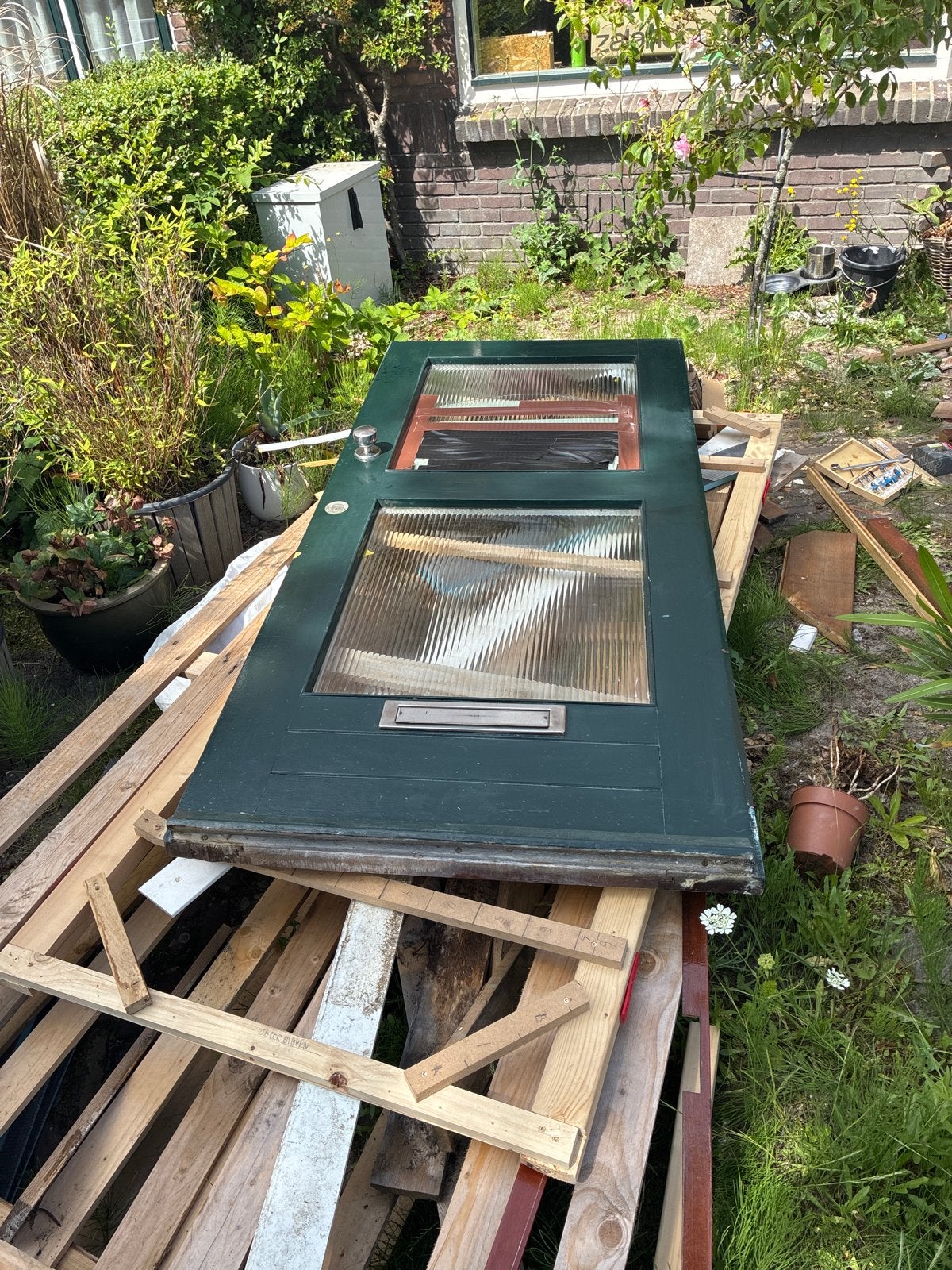 Gratis Hardhouten voordeur met glas, slot en scharnieren, Gebruikt, 80 tot 100 cm, Ophalen of Verzenden, Buitendeur